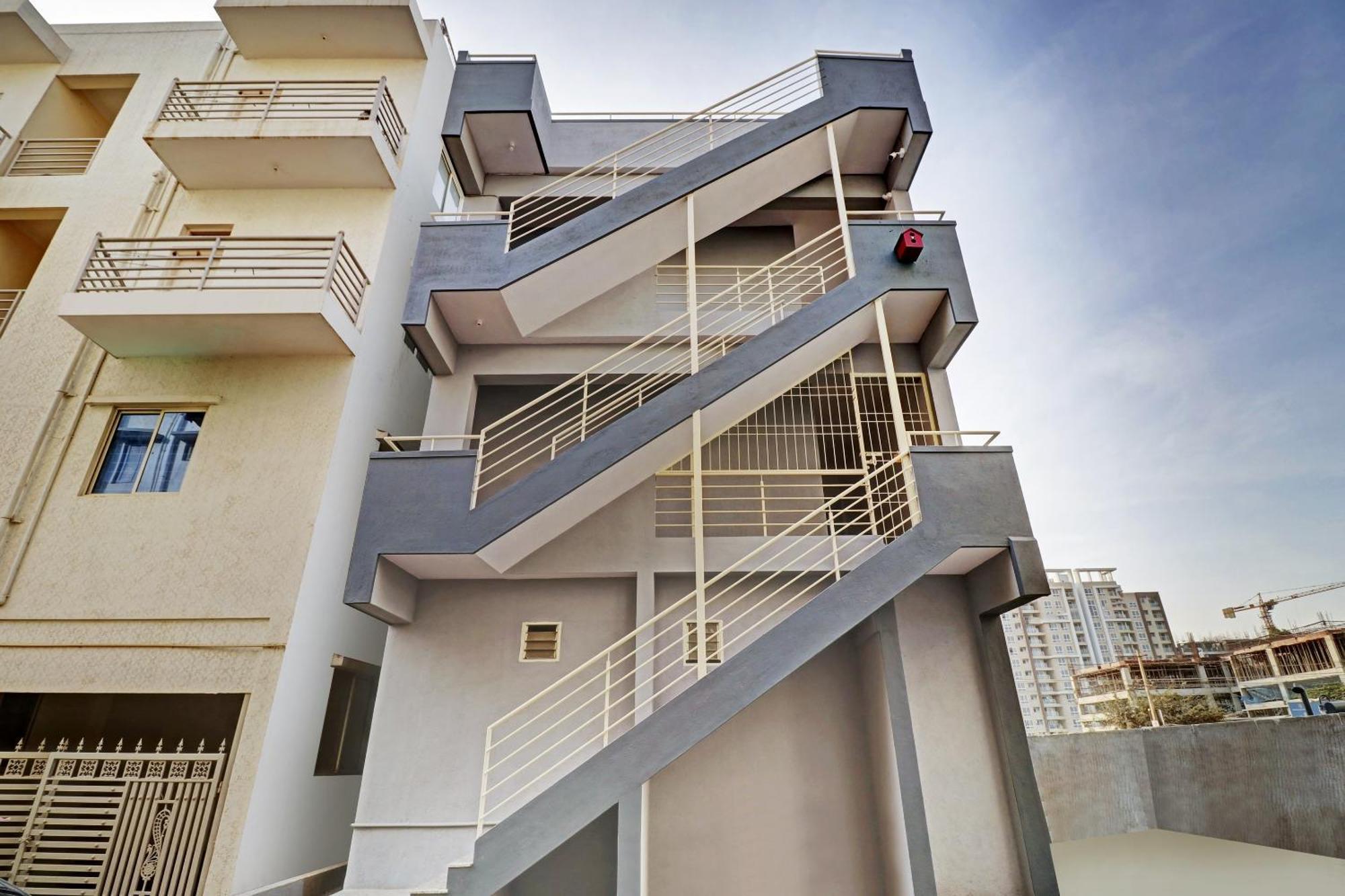 Oyo Home Mishra Suites Bangalore Exterior photo